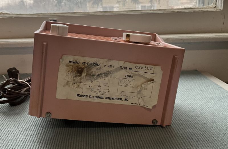 画像: 1960年・モナーク・Hi-Fiマスター・ピンクのラジオ